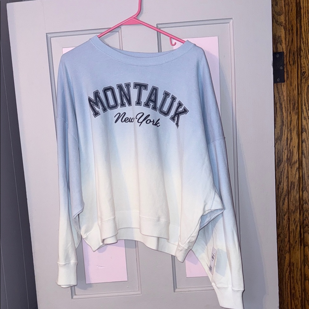NWT hollister blue and white ombré crewneck